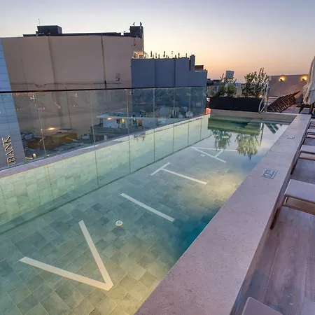 Hotel&rooftop 3* San Ġiljan