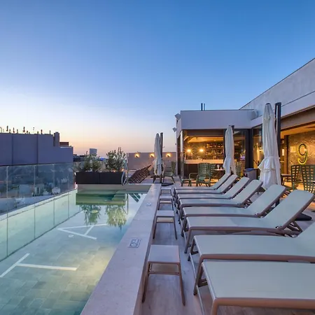 & Rooftop 3* Saint Julian's