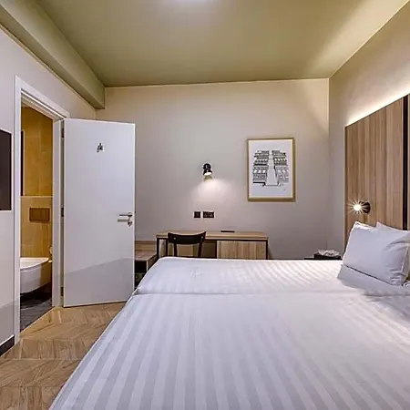 Hotel & Rooftop Saint Julian's