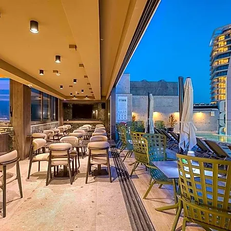 & Rooftop Hotel Saint Julian's