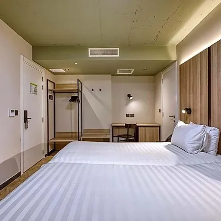 & Rooftop Hotel Saint Julian's