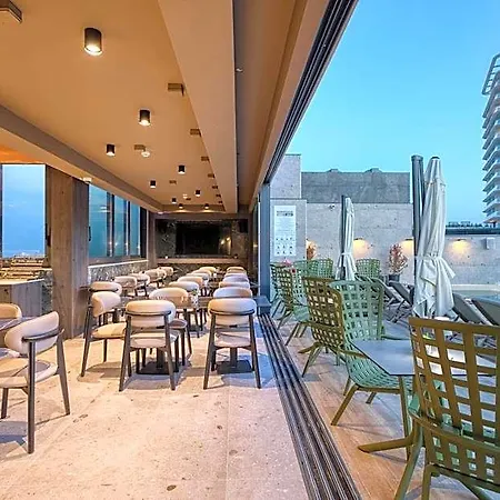 & Rooftop Hotel Saint Julian's