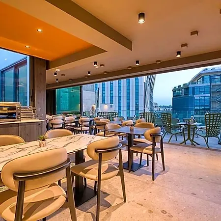 Hotel & Rooftop Saint Julian's