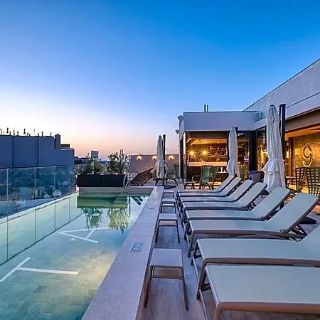 & Rooftop Hotel Saint Julian's