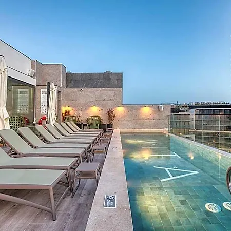 Hotel & Rooftop