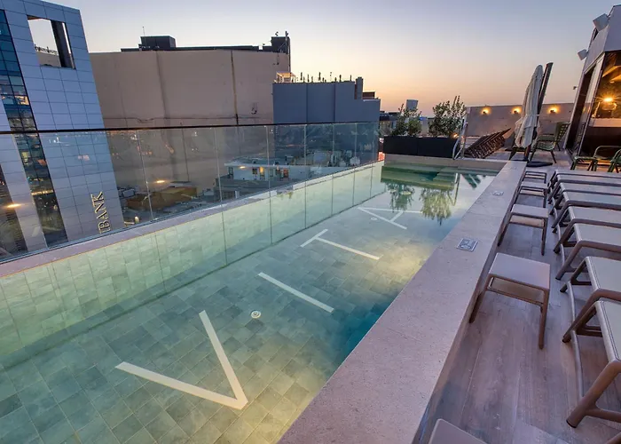 & Rooftop 3* Saint Julian's