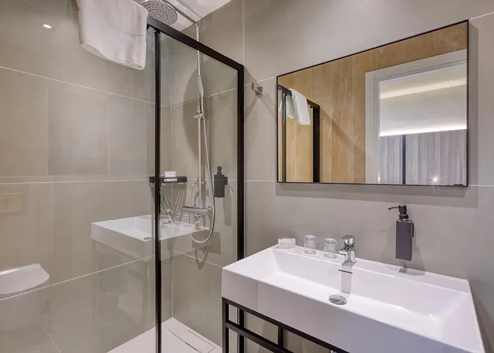 & Rooftop Otel Saint Julian's